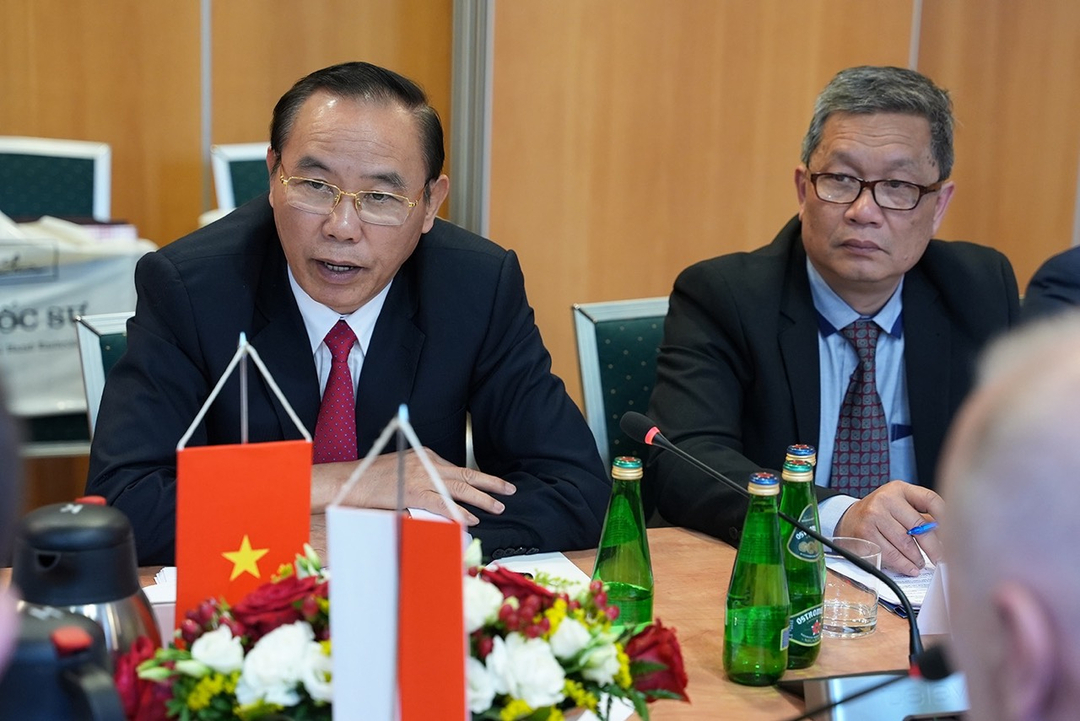 Thứ trưởng Phùng Đức Tiến đề nghị Ba Lan xem xét nghiên cứu nhập khẩu rau quả tươi, hoa quả đóng hộp cho thị trường Ba Lan và các nước thuộc EU lân cận.